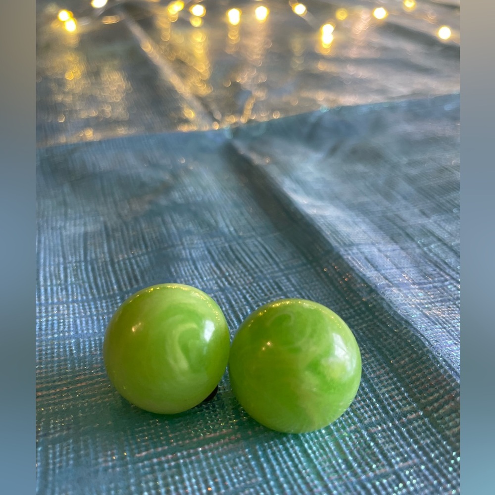 Vintage Green Swirl Design Clip On Earrings